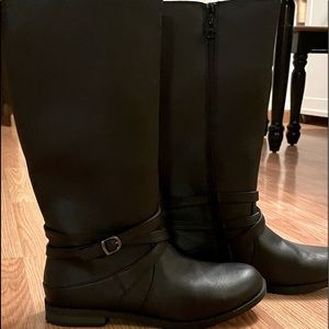 Girls size 5. Cat & Jack black boots, mid-calf.
